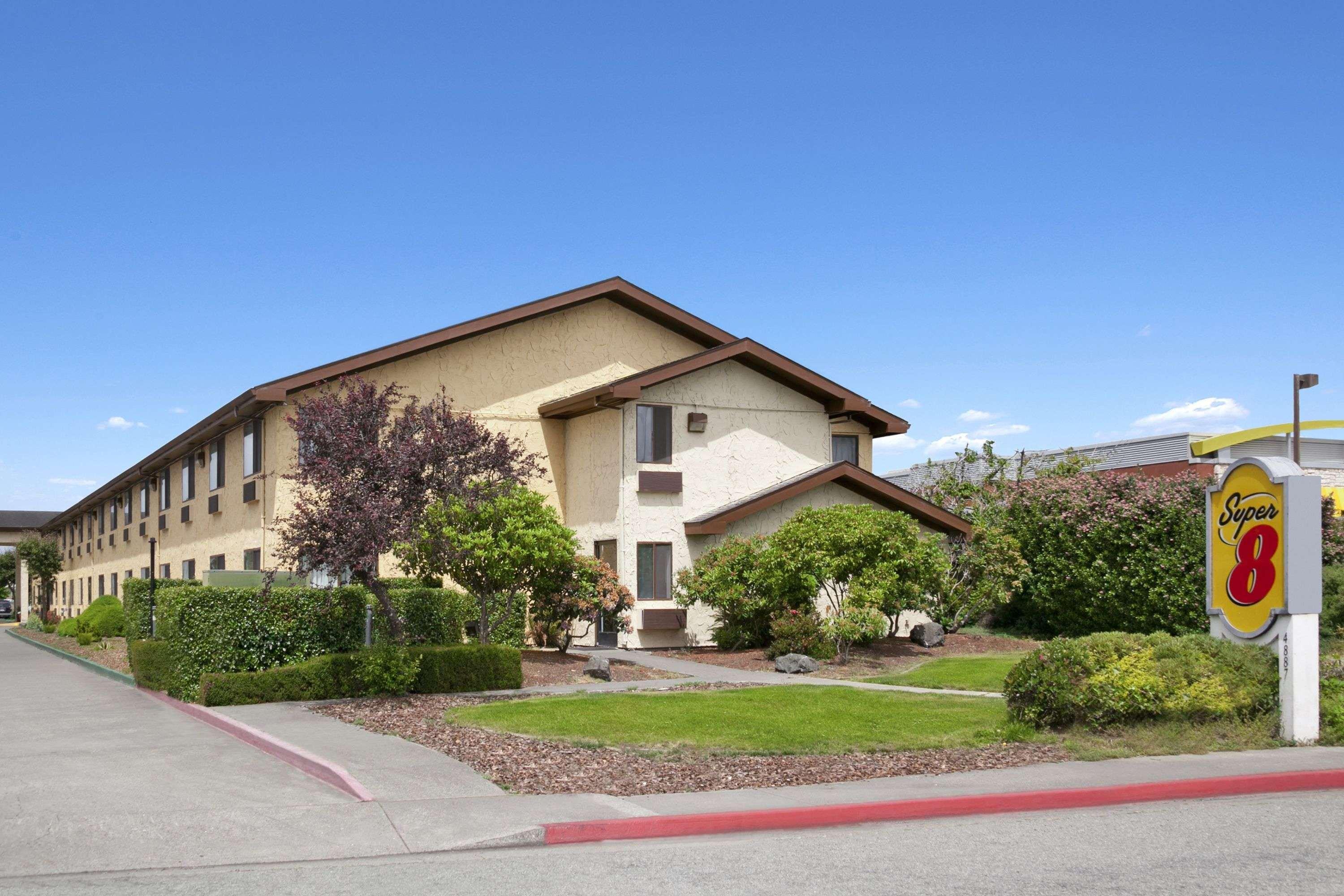 Hotel Super 8 By Wyndham Arcata Exterior foto