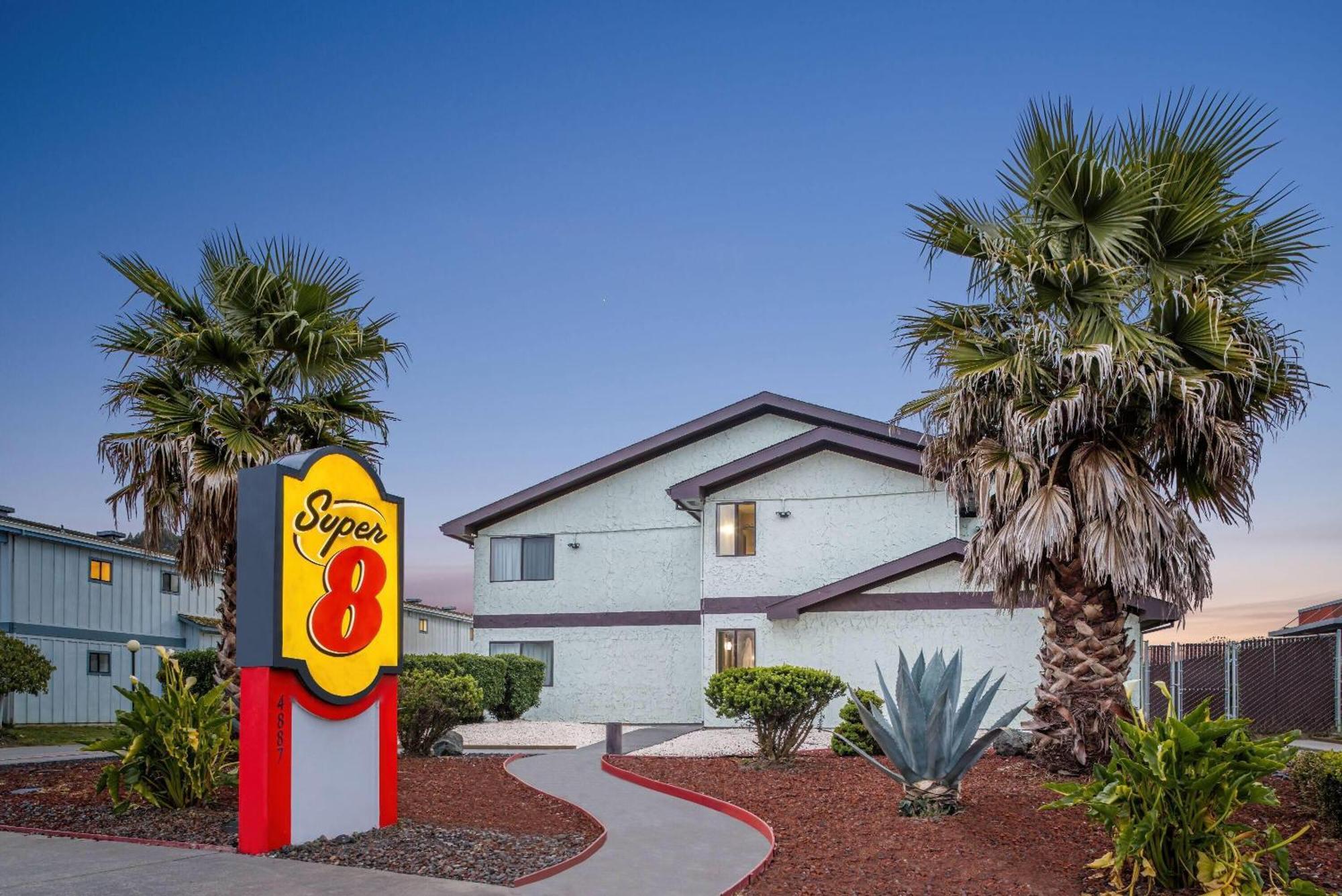 Hotel Super 8 By Wyndham Arcata Exterior foto